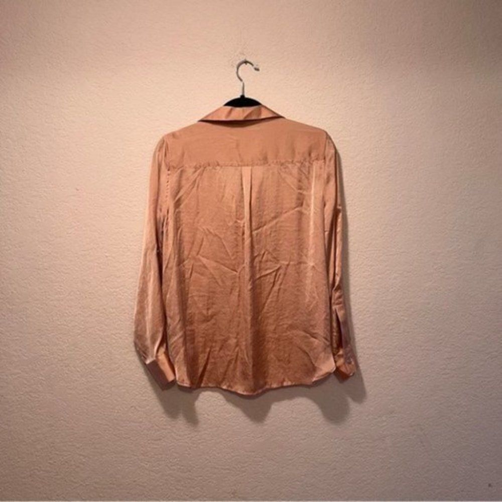 *30off3* NWOT. DKNY Button Down Blouse. Medium. Peach color. - Picture 4 of 7